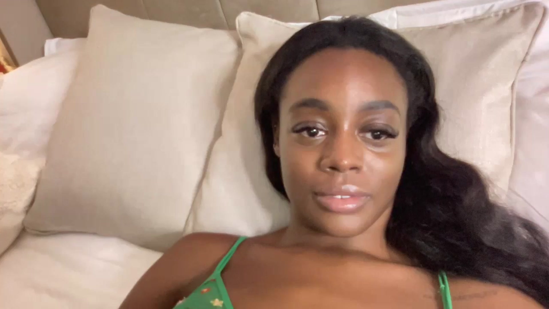 Gallery image thumbnail from SweetXEbony1's myfreecams stream on, 10/18/2023, 23:30 image 14 of 20