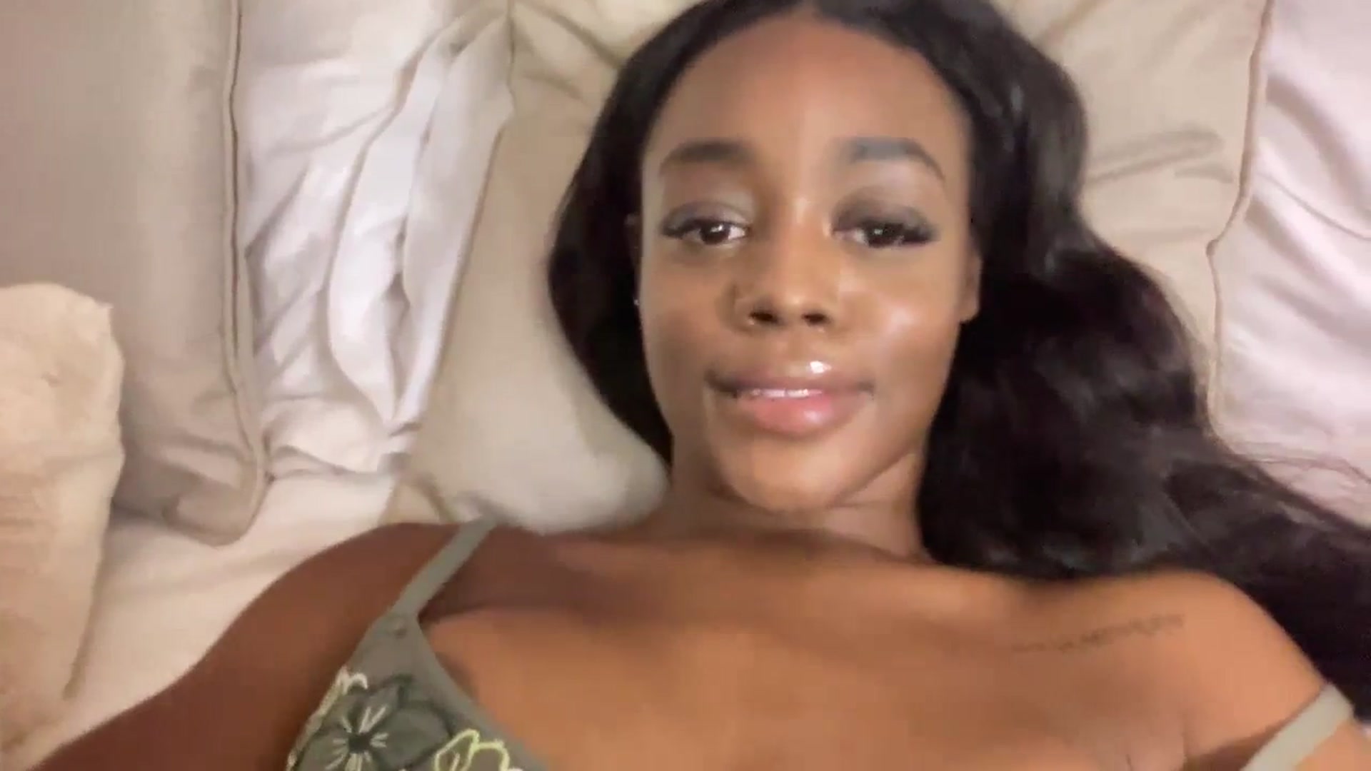 Gallery image thumbnail from SweetXEbony1's myfreecams stream on, 10/23/2023, 23:19 image 18 of 20
