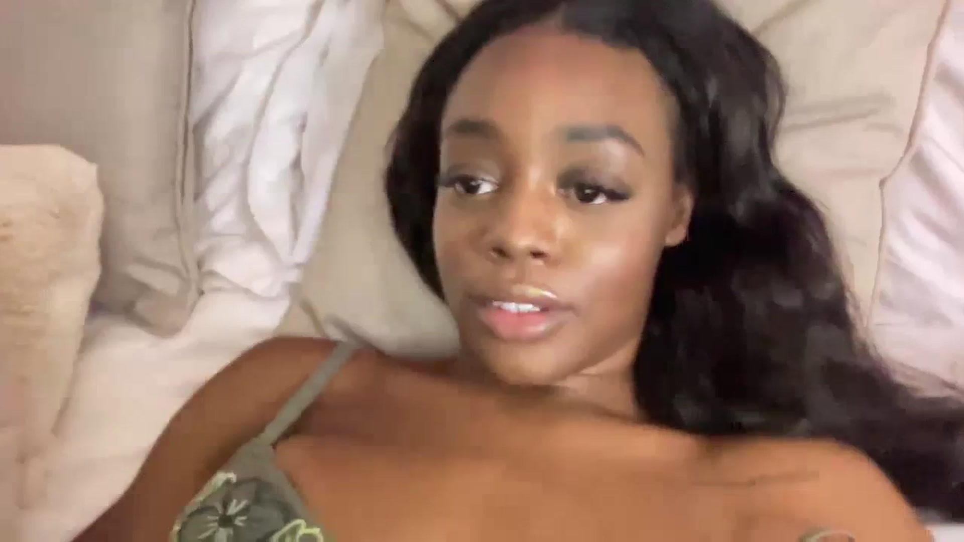 Gallery image thumbnail from SweetXEbony1's myfreecams stream on, 10/24/2023, 24:02 image 3 of 20