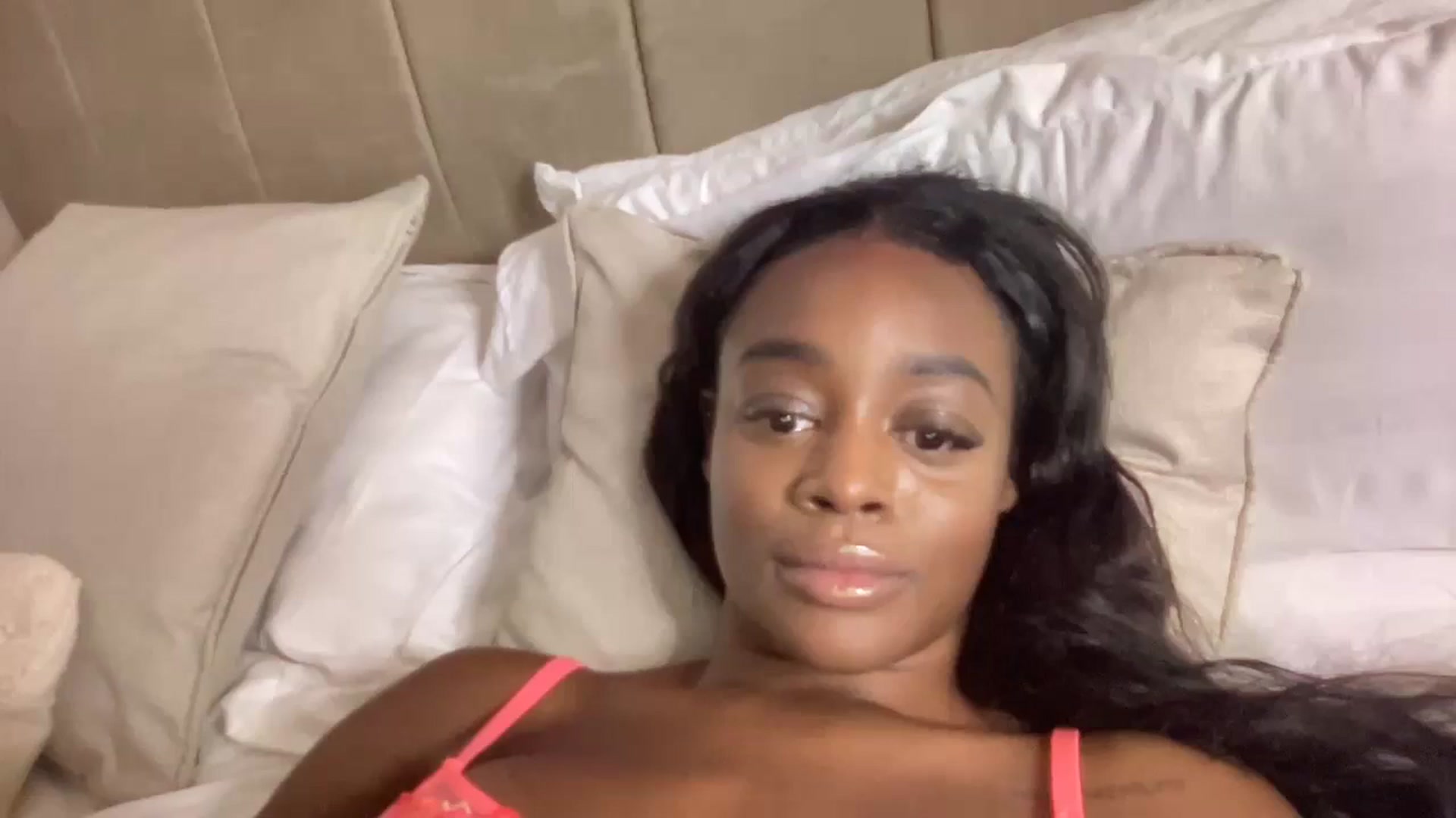 Gallery image thumbnail from SweetXEbony1's myfreecams stream on, 10/25/2023, 24:56 image 8 of 20