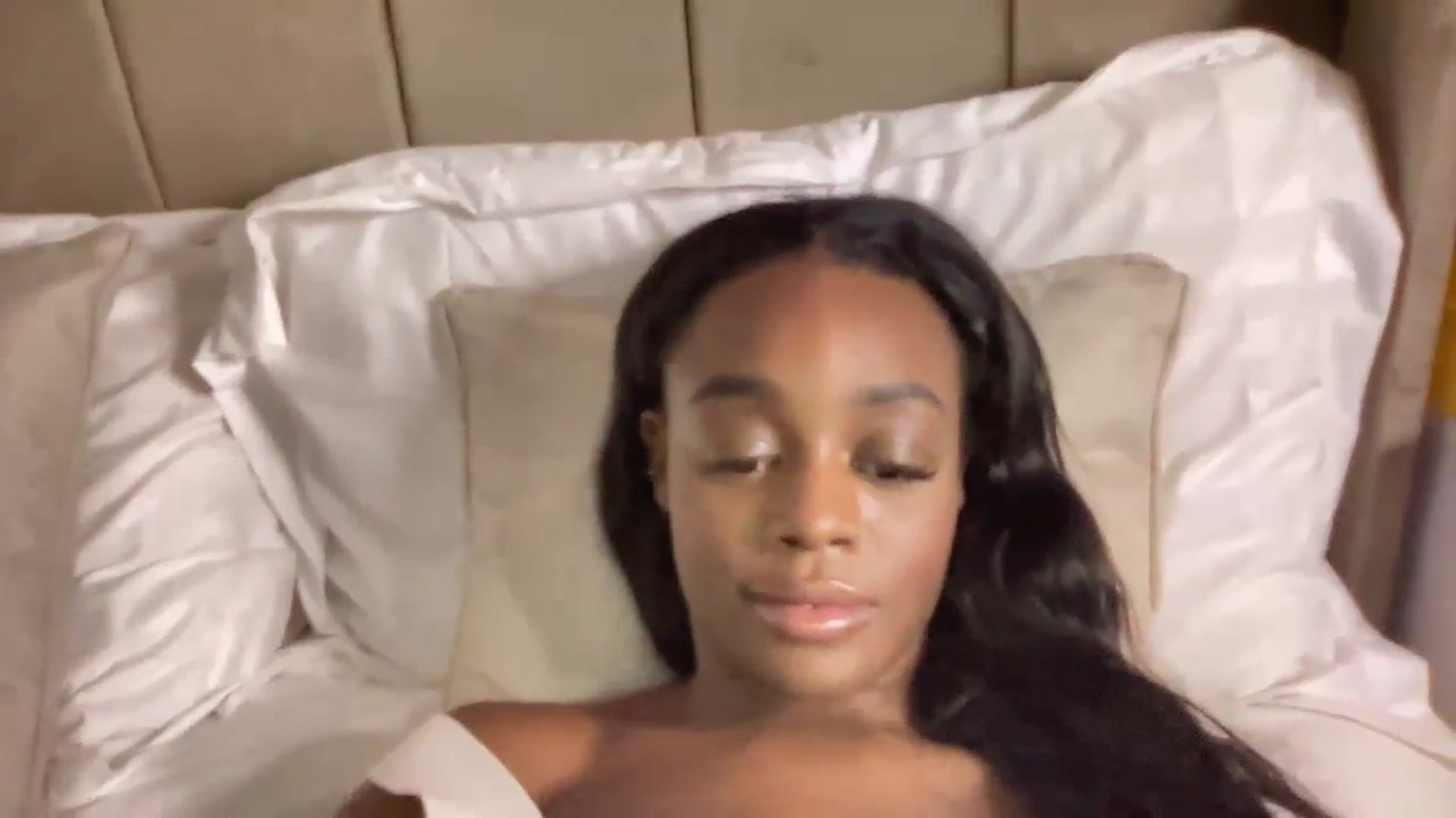 Gallery image thumbnail from SweetXEbony1's myfreecams stream on, 10/25/2023, 16:51 image 2 of 20