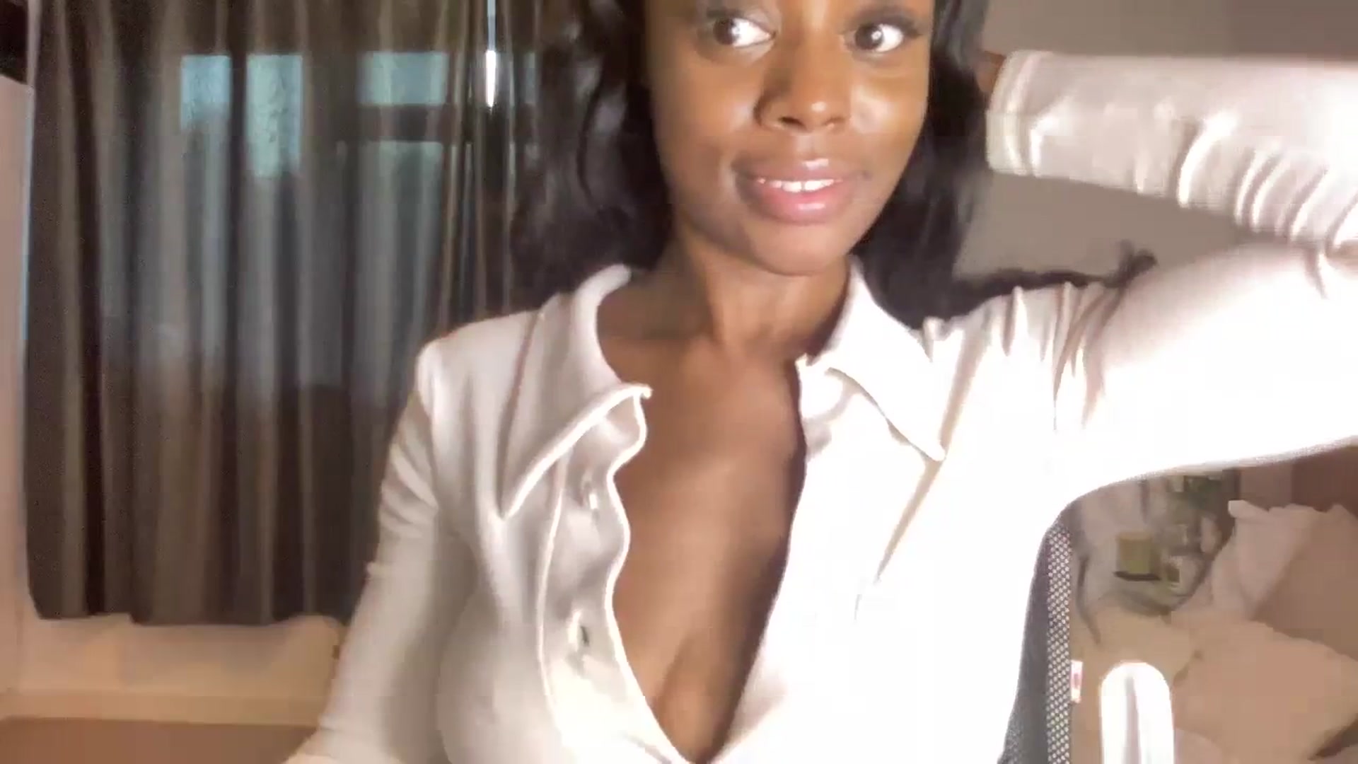 Gallery image thumbnail from SweetXEbony1's myfreecams stream on, 10/31/2023, 16:40 image 4 of 20