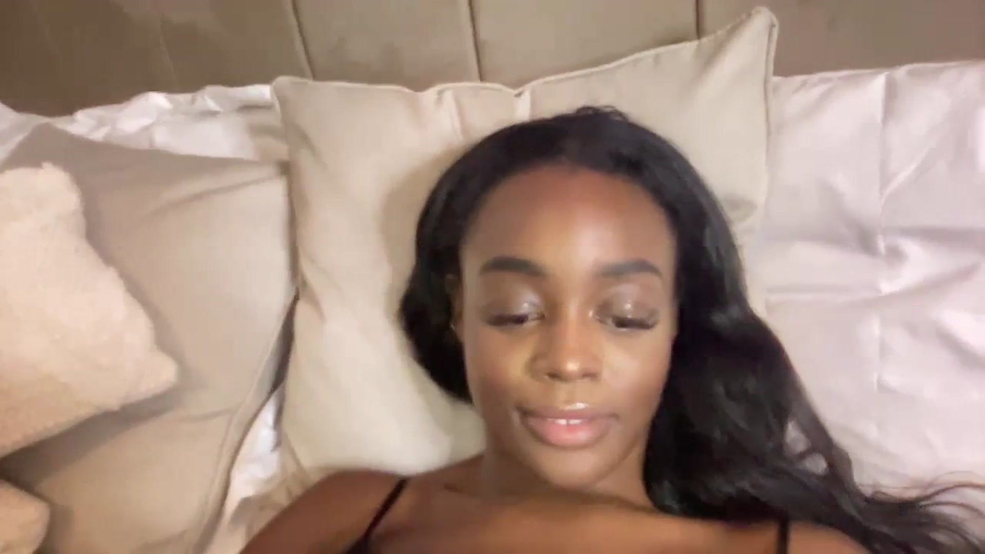 Gallery image thumbnail from SweetXEbony1's myfreecams stream on, 11/01/2023, 23:06 image 9 of 20