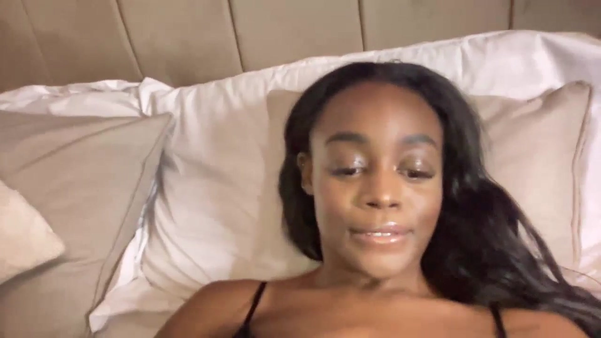 Gallery image thumbnail from SweetXEbony1's myfreecams stream on, 11/02/2023, 02:08 image 17 of 20