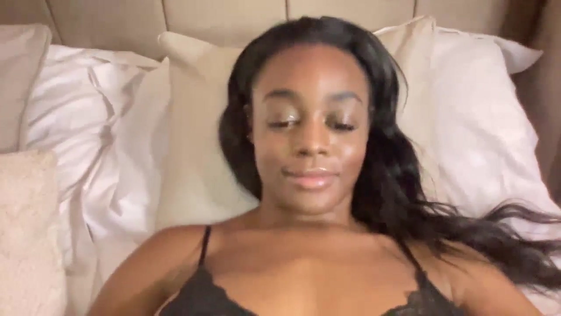 Gallery image thumbnail from SweetXEbony1's myfreecams stream on, 11/07/2023, 01:27 image 10 of 20