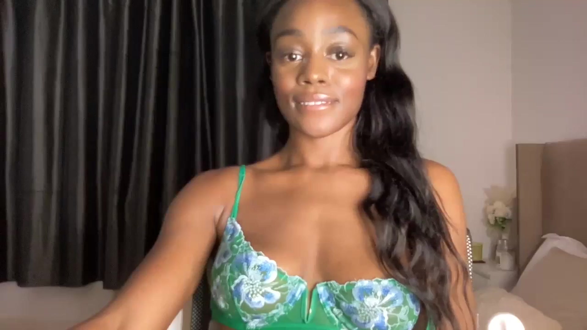 Gallery image thumbnail from SweetXEbony1's myfreecams stream on, 11/08/2023, 03:53 image 13 of 20