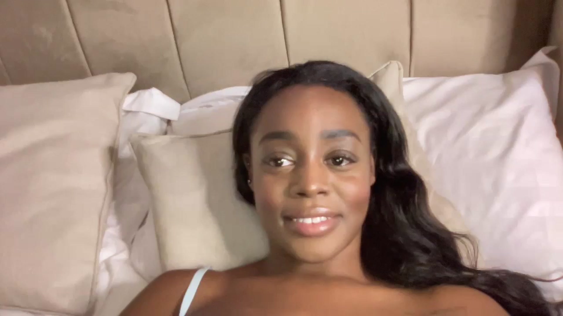 Gallery image thumbnail from SweetXEbony1's myfreecams stream on, 11/16/2023, 17:47 image 4 of 20