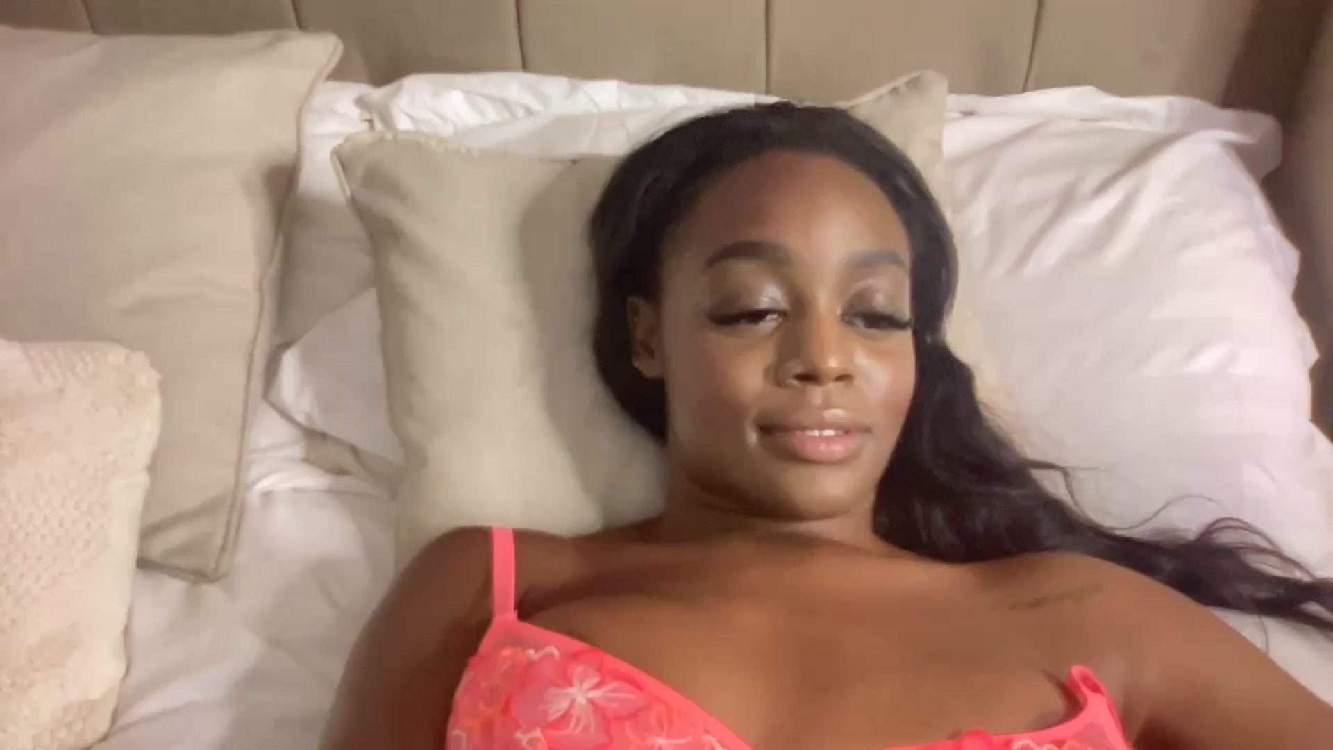 Gallery image thumbnail from SweetXEbony1's myfreecams stream on, 11/22/2023, 01:26 image 1 of 20