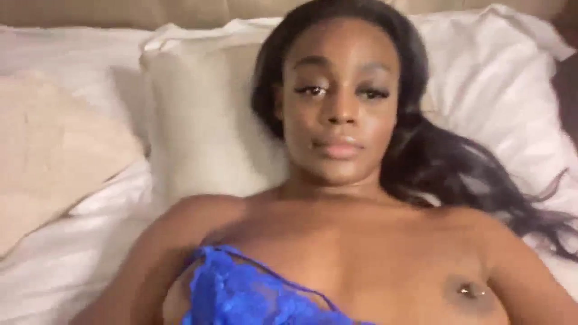 Gallery image thumbnail from SweetXEbony1's myfreecams stream on, 11/24/2023, 04:23 image 15 of 20