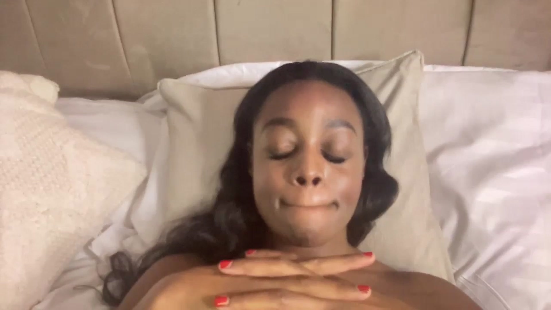 Gallery image thumbnail from SweetXEbony1's myfreecams stream on, 11/29/2023, 03:12 image 3 of 20