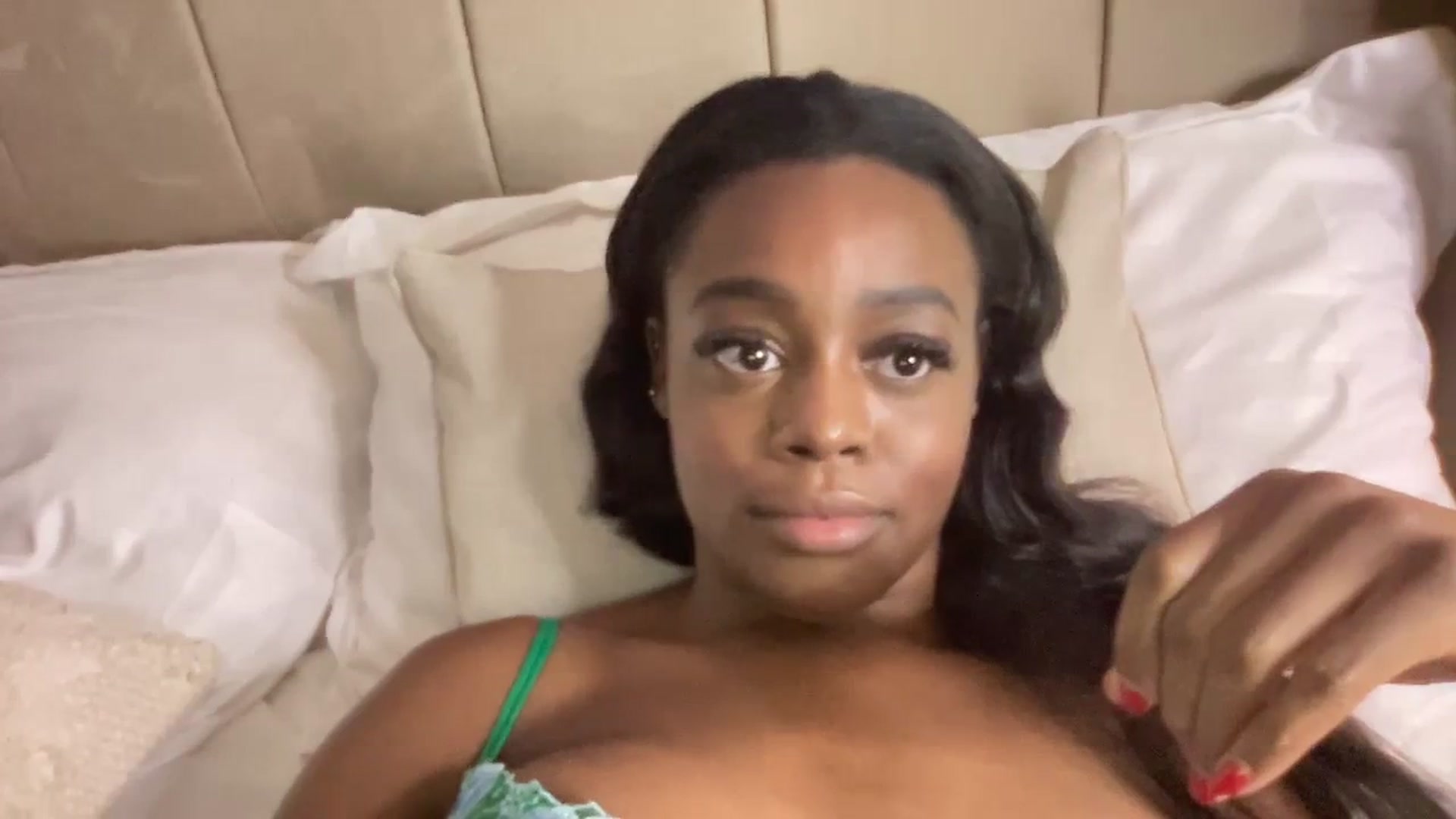 Gallery image thumbnail from SweetXEbony1's myfreecams stream on, 12/06/2023, 23:47 image 2 of 20
