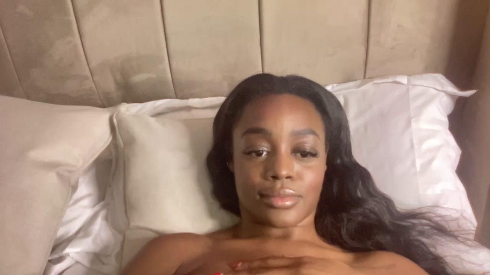Gallery image thumbnail from SweetXEbony1's myfreecams stream on, 12/12/2023, 24:01 image 9 of 20