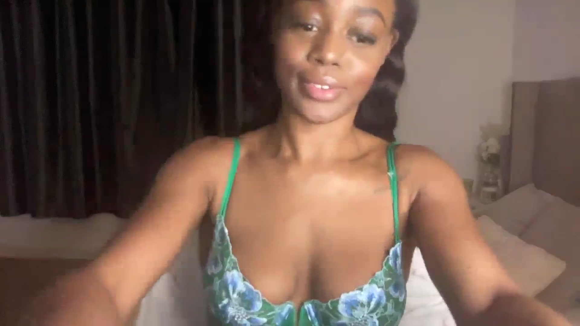 Gallery image thumbnail from SweetXEbony1's myfreecams stream on, 12/14/2023, 22:51 image 6 of 20