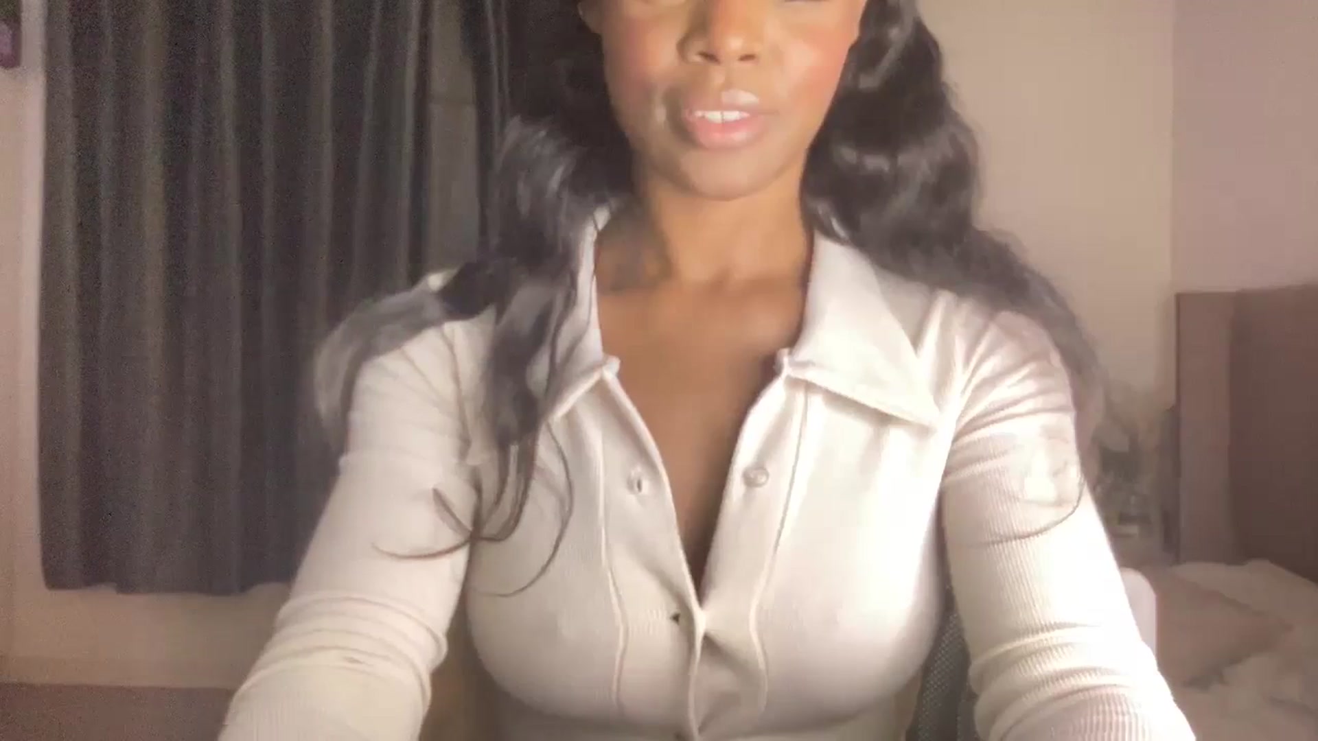 Gallery image thumbnail from SweetXEbony1's myfreecams stream on, 12/19/2023, 19:03 image 14 of 20