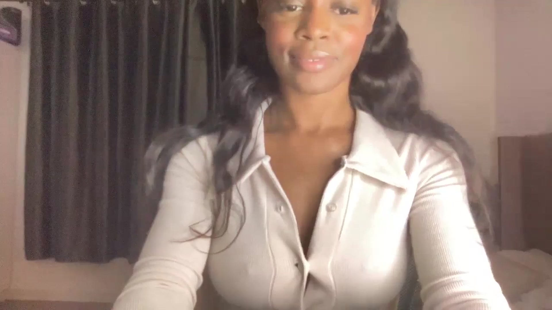 Gallery image thumbnail from SweetXEbony1's myfreecams stream on, 12/19/2023, 19:03 image 13 of 20