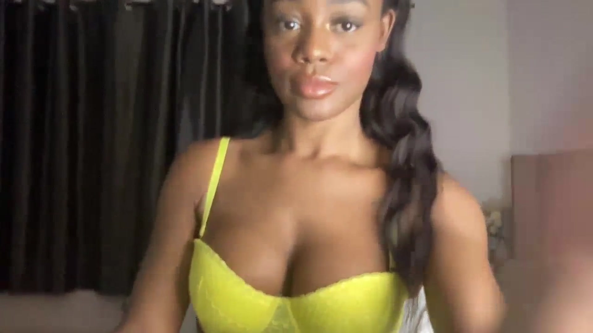 Gallery image thumbnail from SweetXEbony1's myfreecams stream on, 01/10/2024, 23:53 image 16 of 20