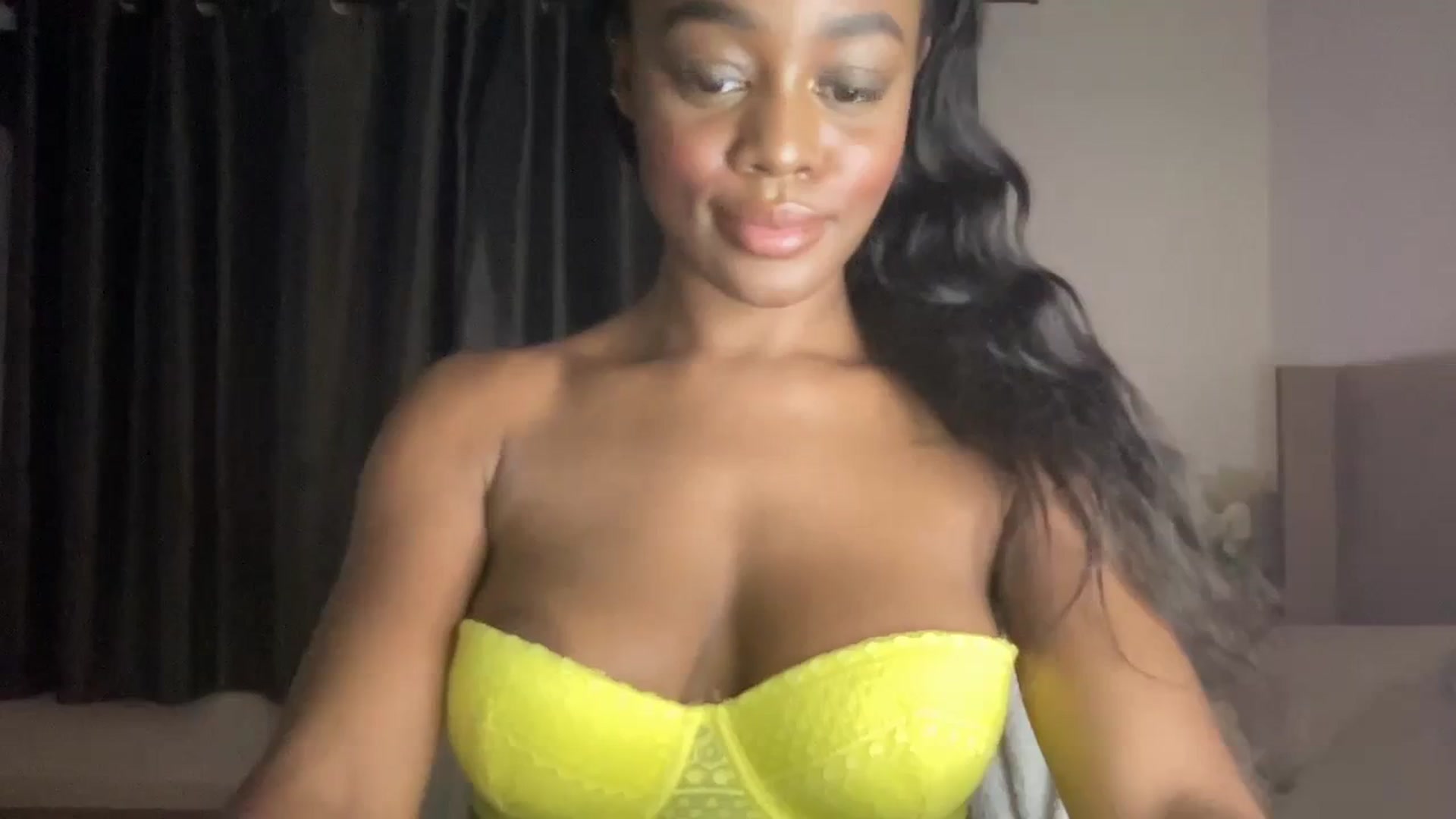 Gallery image thumbnail from SweetXEbony1's myfreecams stream on, 01/11/2024, 05:11 image 17 of 20