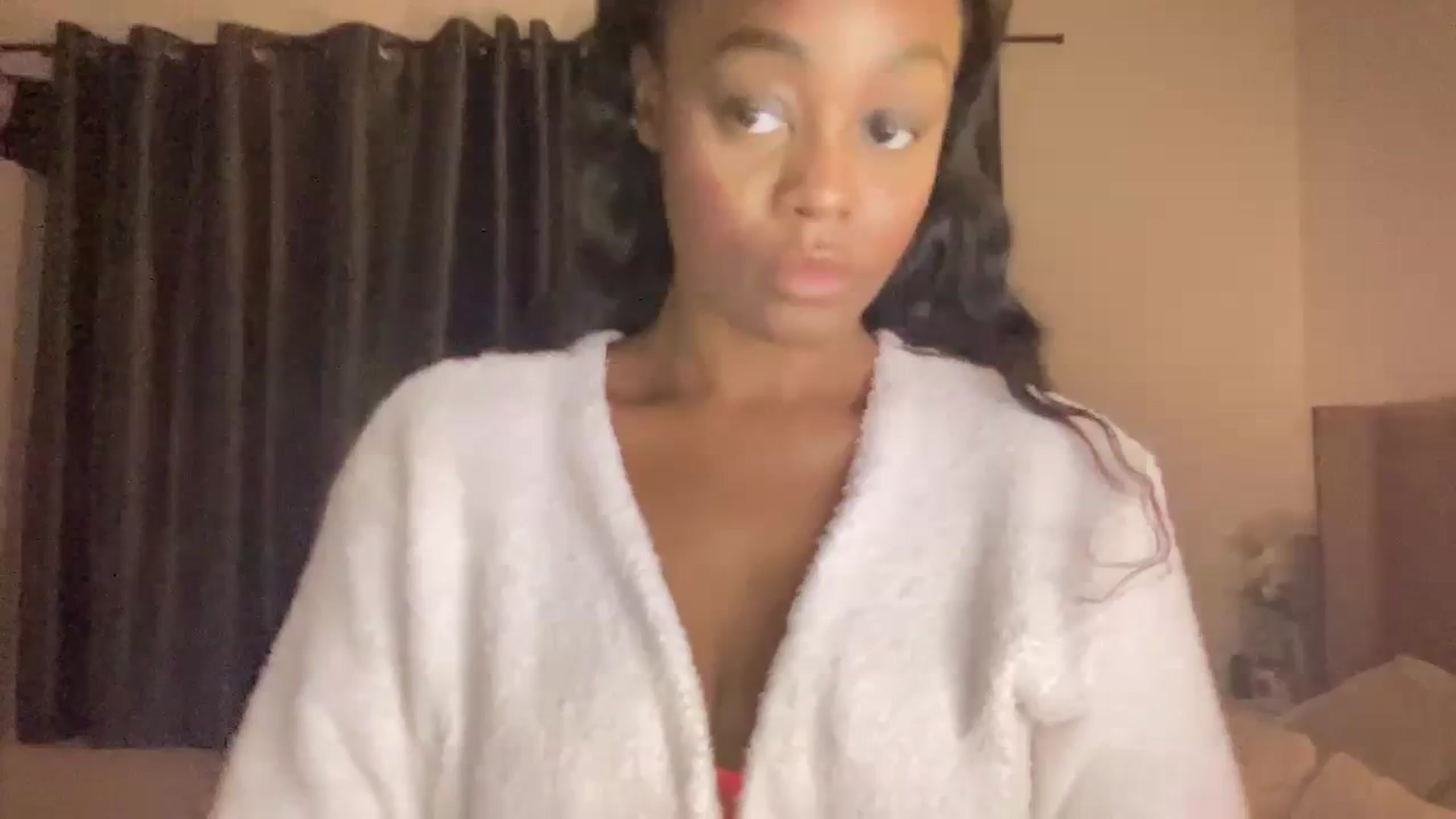 Gallery image thumbnail from SweetXEbony1's myfreecams stream on, 01/18/2024, 02:33 image 16 of 20