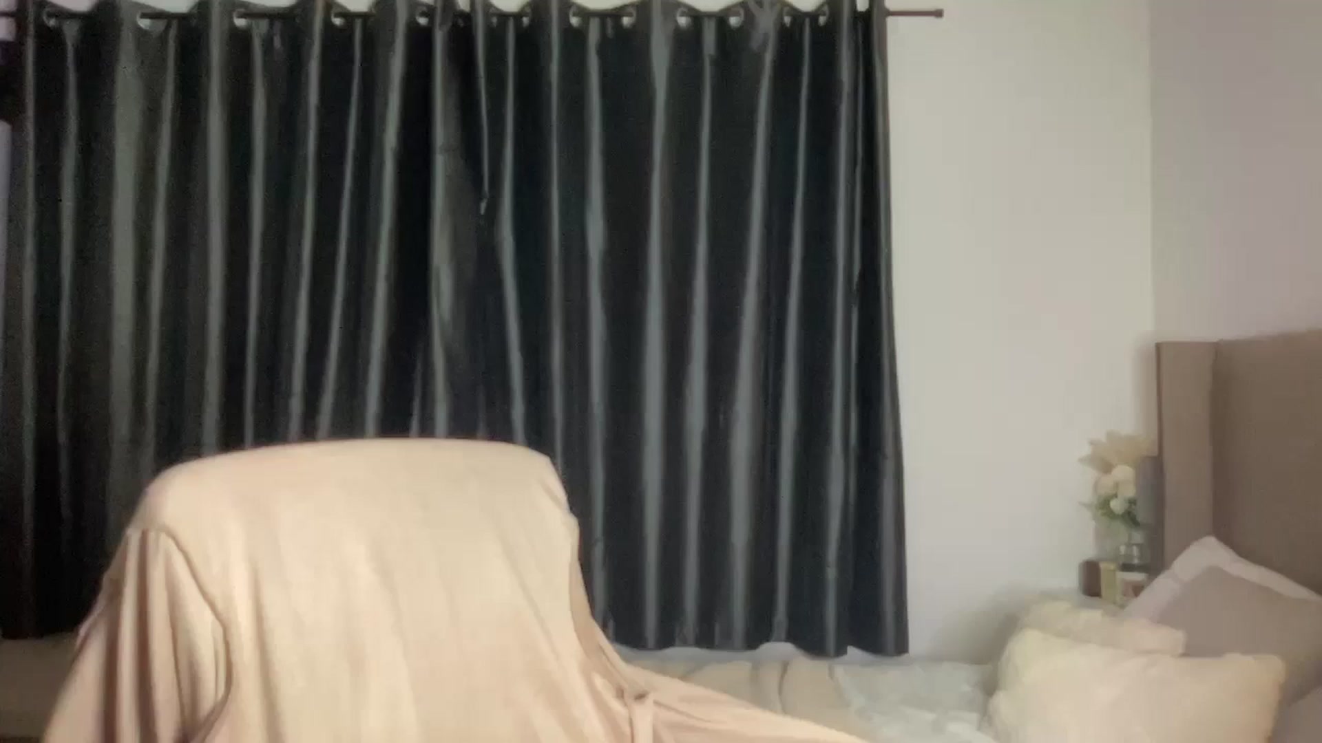 Gallery image thumbnail from SweetXEbony1's myfreecams stream on, 02/02/2024, 18:02 image 16 of 20