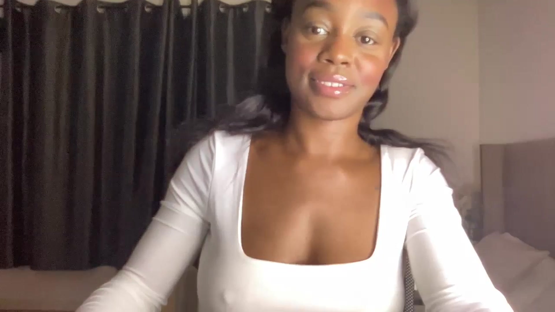 Gallery image thumbnail from SweetXEbony1's myfreecams stream on, 02/06/2024, 18:26 image 18 of 20
