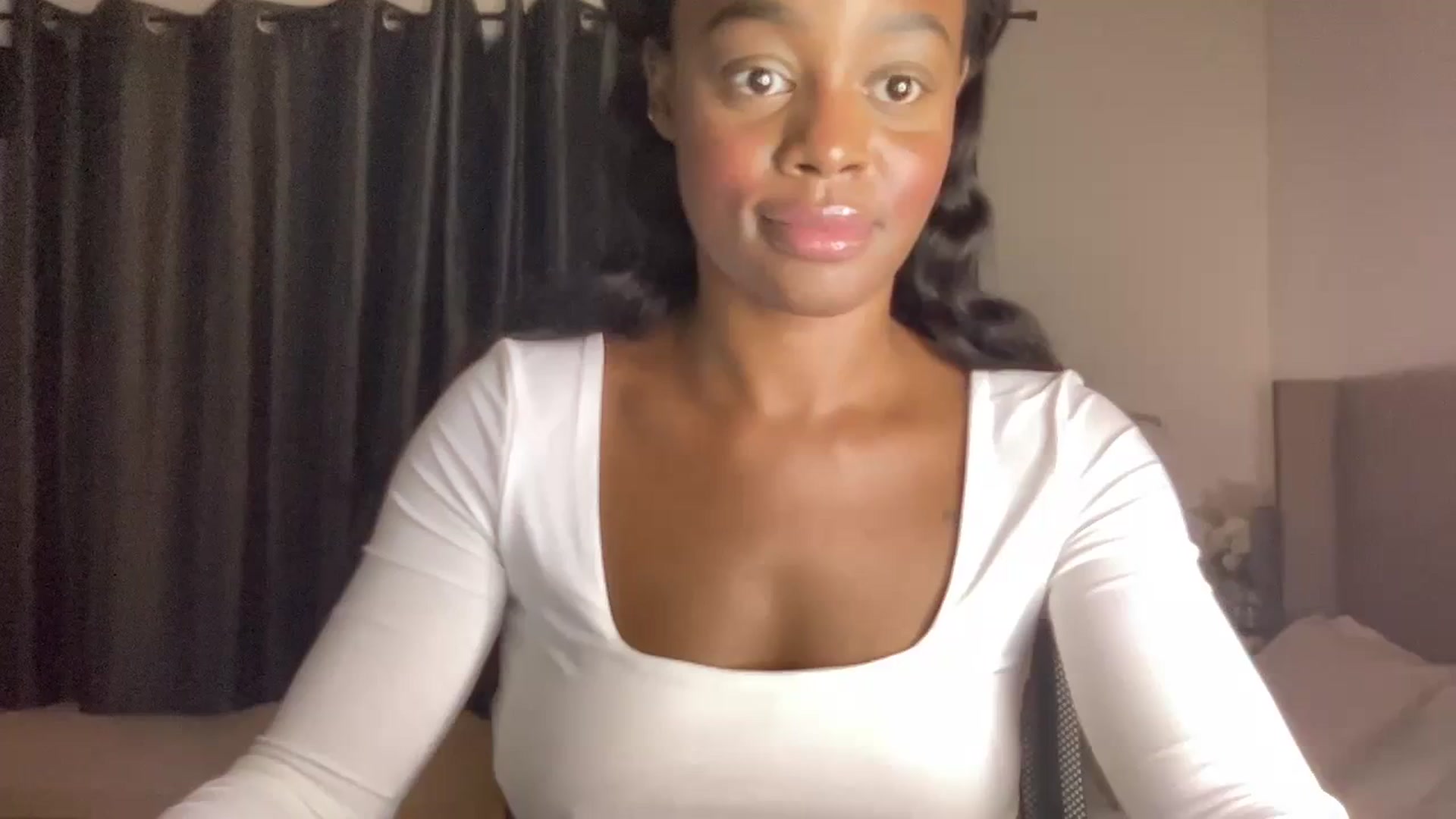 Gallery image thumbnail from SweetXEbony1's myfreecams stream on, 02/06/2024, 21:43 image 16 of 20