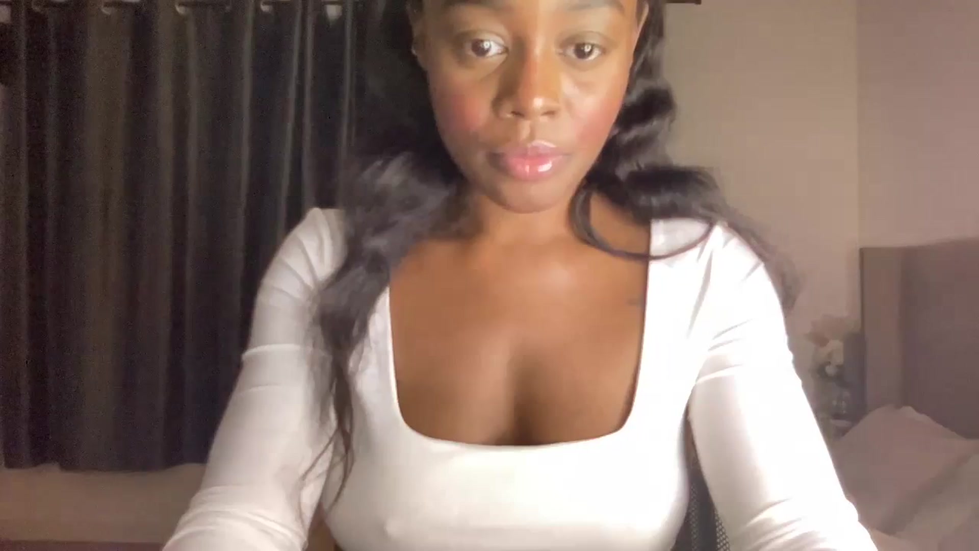 Gallery image thumbnail from SweetXEbony1's myfreecams stream on, 02/06/2024, 21:43 image 5 of 20