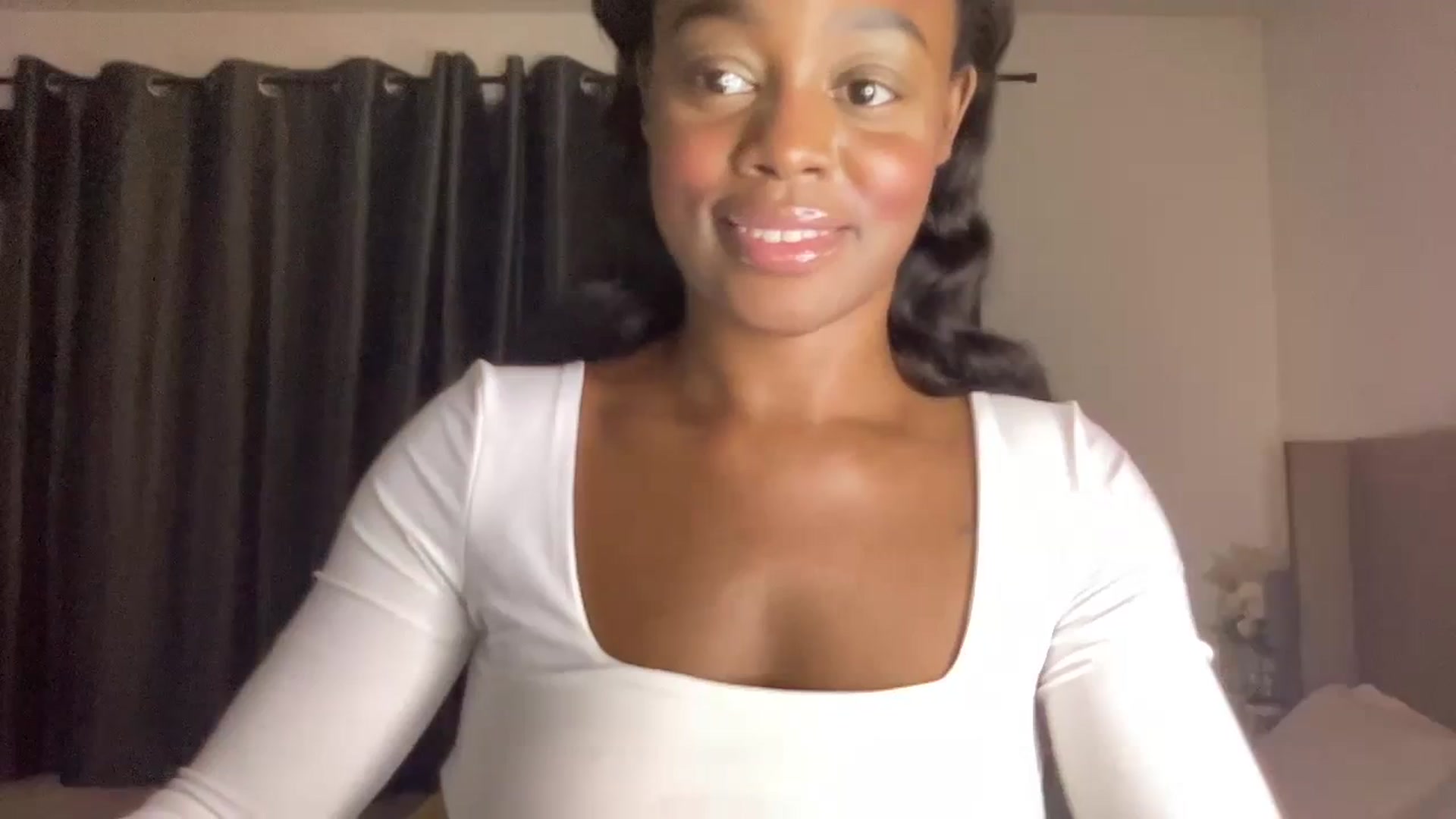 Gallery image thumbnail from SweetXEbony1's myfreecams stream on, 02/06/2024, 21:43 image 10 of 20