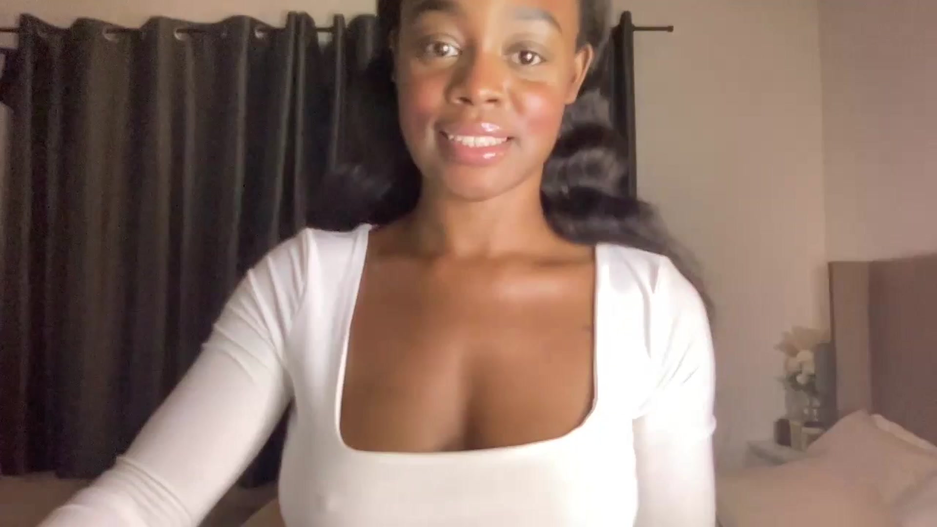 Gallery image thumbnail from SweetXEbony1's myfreecams stream on, 02/06/2024, 22:39 image 1 of 20