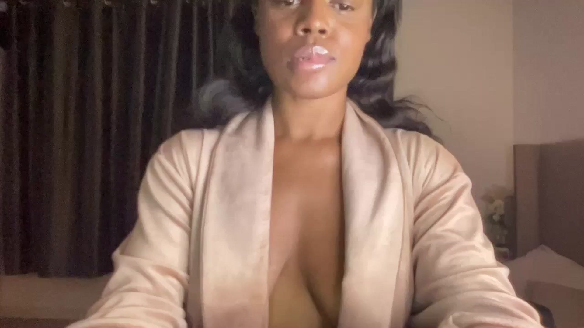 Gallery image thumbnail from SweetXEbony1's myfreecams stream on, 02/13/2024, 03:43 image 1 of 20