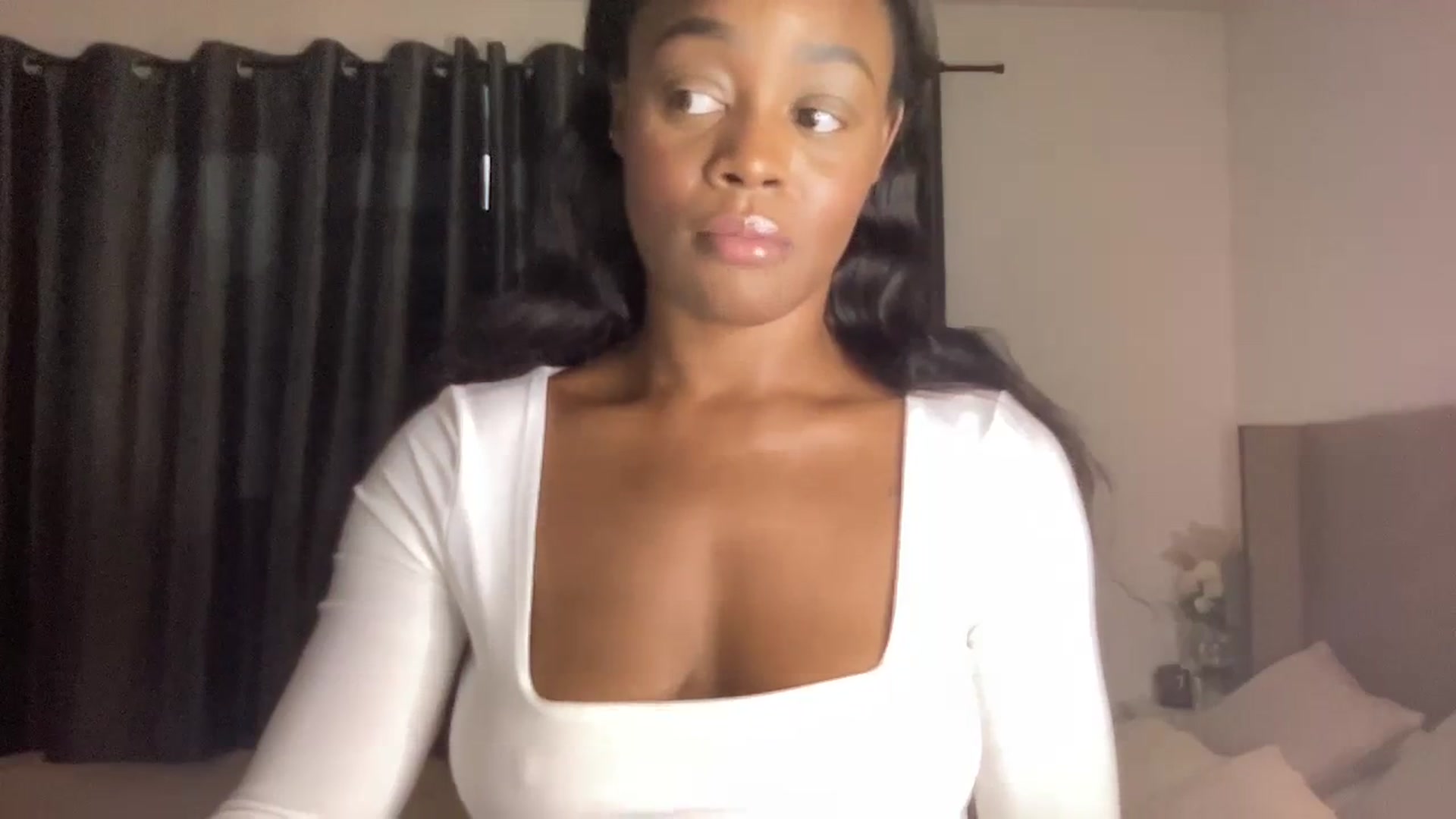 Gallery image thumbnail from SweetXEbony1's myfreecams stream on, 02/15/2024, 17:01 image 10 of 20