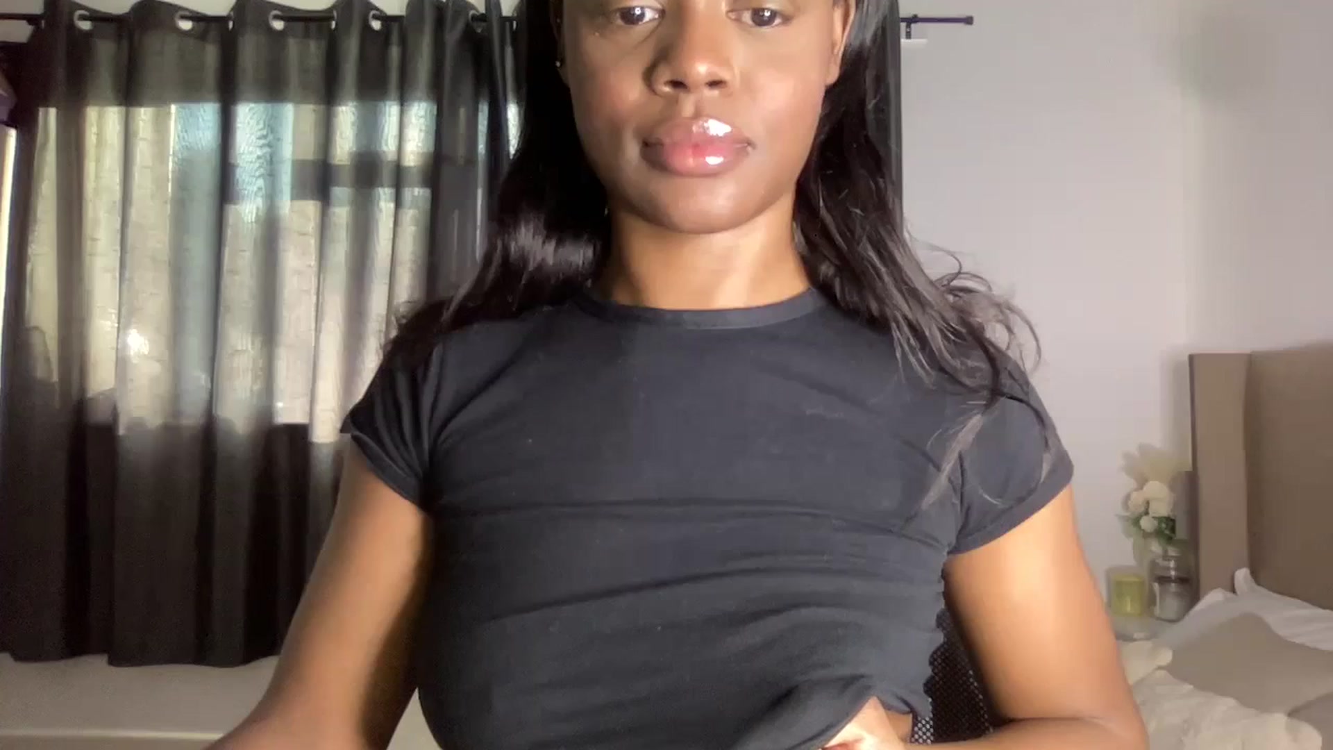 Gallery image thumbnail from SweetXEbony1's myfreecams stream on, 03/05/2024, 15:57 image 12 of 20