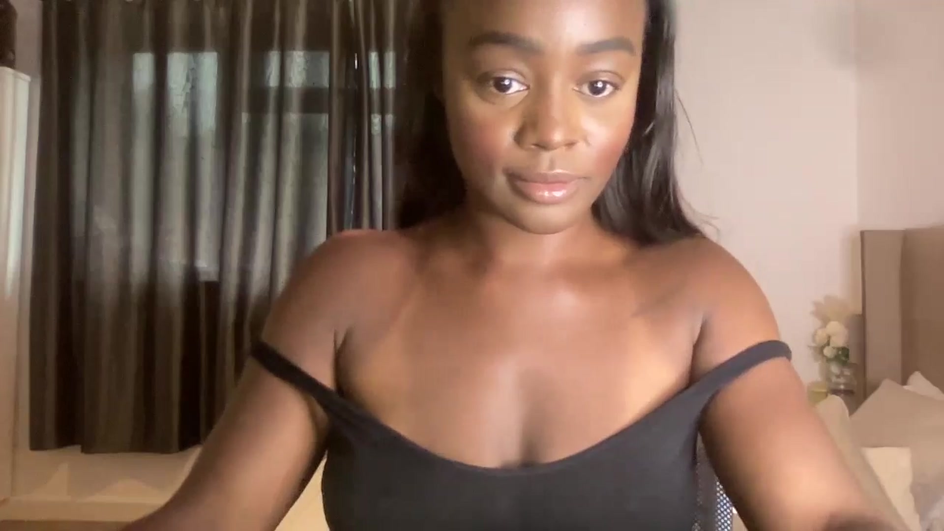 Gallery image thumbnail from SweetXEbony1's myfreecams stream on, 04/25/2024, 14:42 image 10 of 20