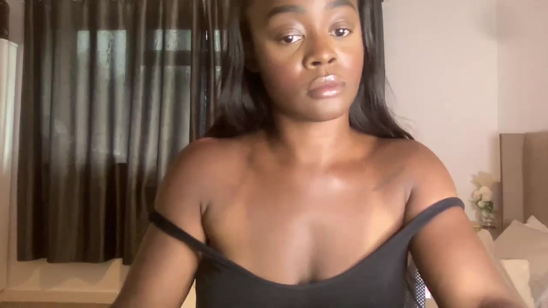 Gallery image thumbnail from SweetXEbony1's myfreecams stream on, 04/25/2024, 14:42 image 11 of 20
