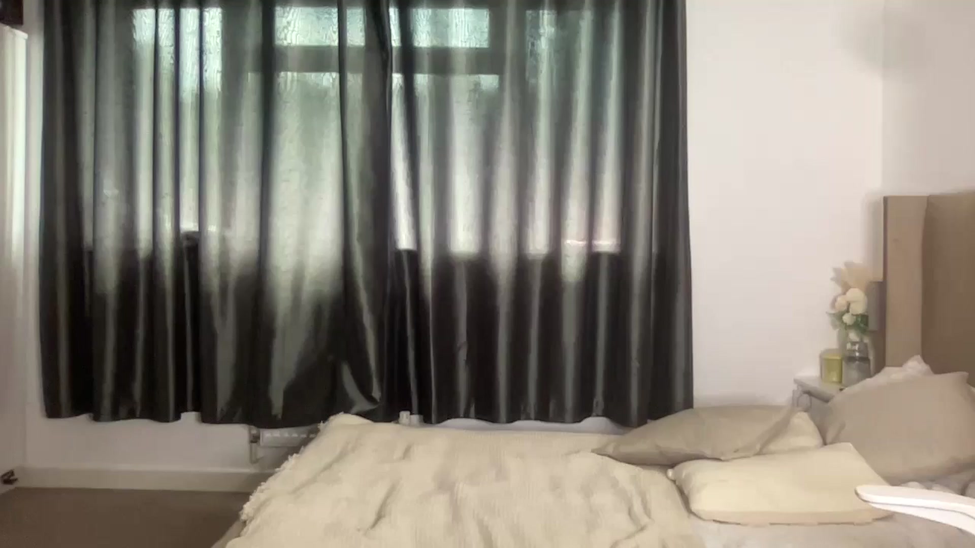 Gallery image thumbnail from SweetXEbony1's myfreecams stream on, 05/13/2024, 14:43 image 1 of 20