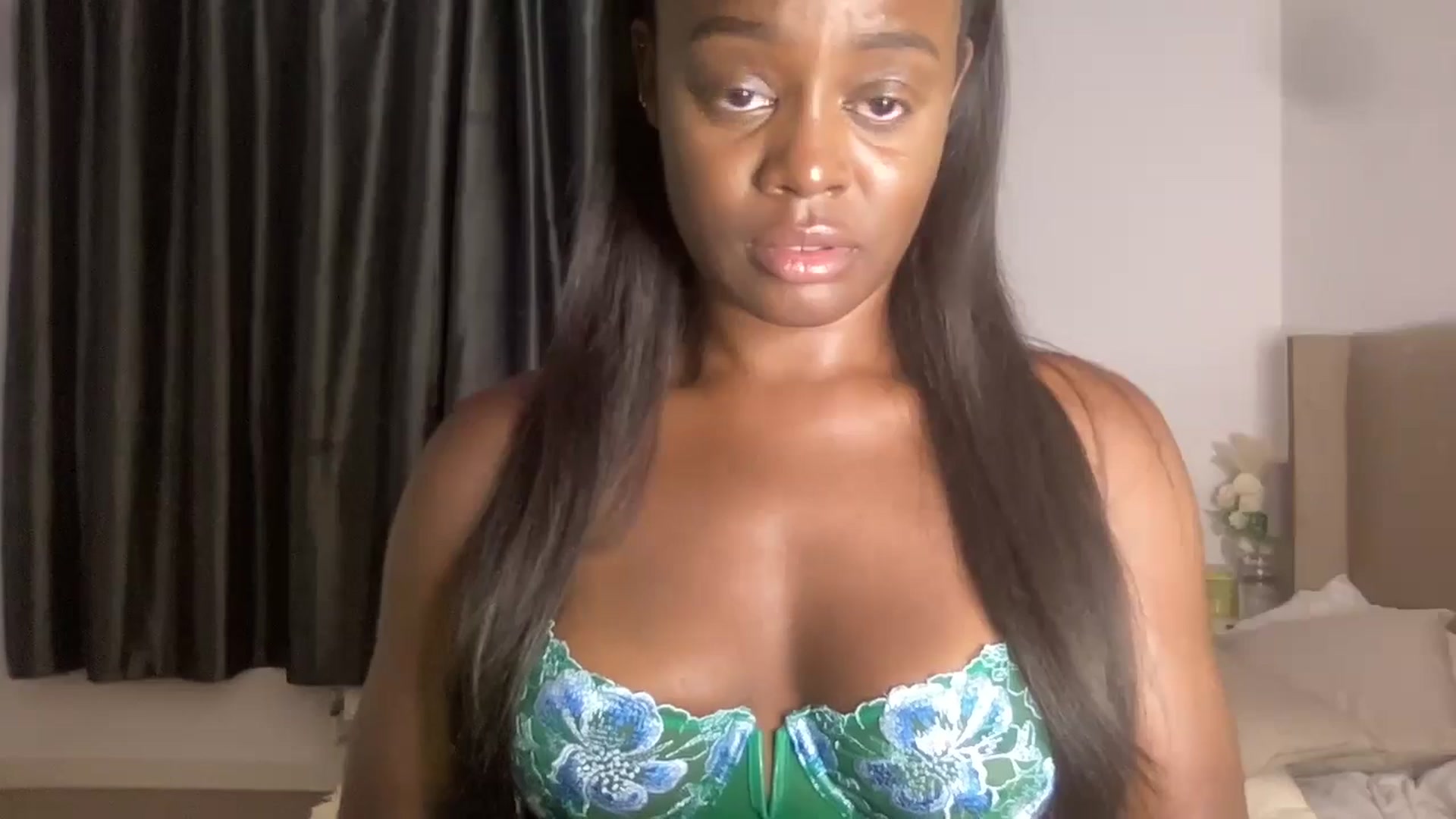 Gallery image thumbnail from SweetXEbony1's myfreecams stream on, 05/14/2024, 22:25 image 16 of 20