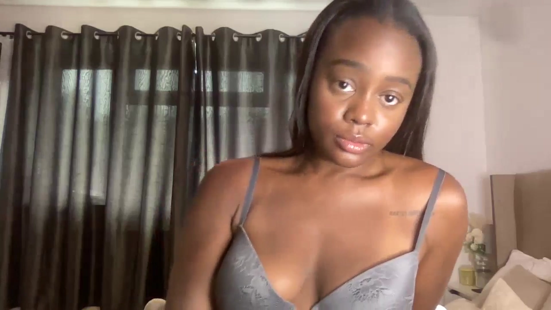 Gallery image thumbnail from SweetXEbony1's myfreecams stream on, 05/21/2024, 12:12 image 12 of 20