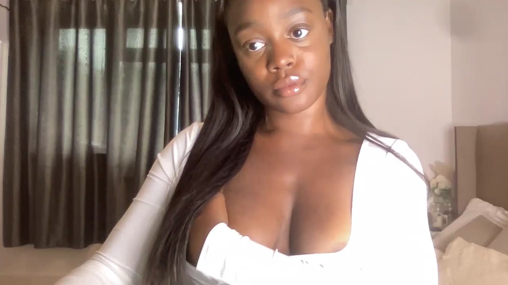 Gallery image thumbnail from SweetXEbony1's myfreecams stream on, 05/30/2024, 14:12 image 14 of 20