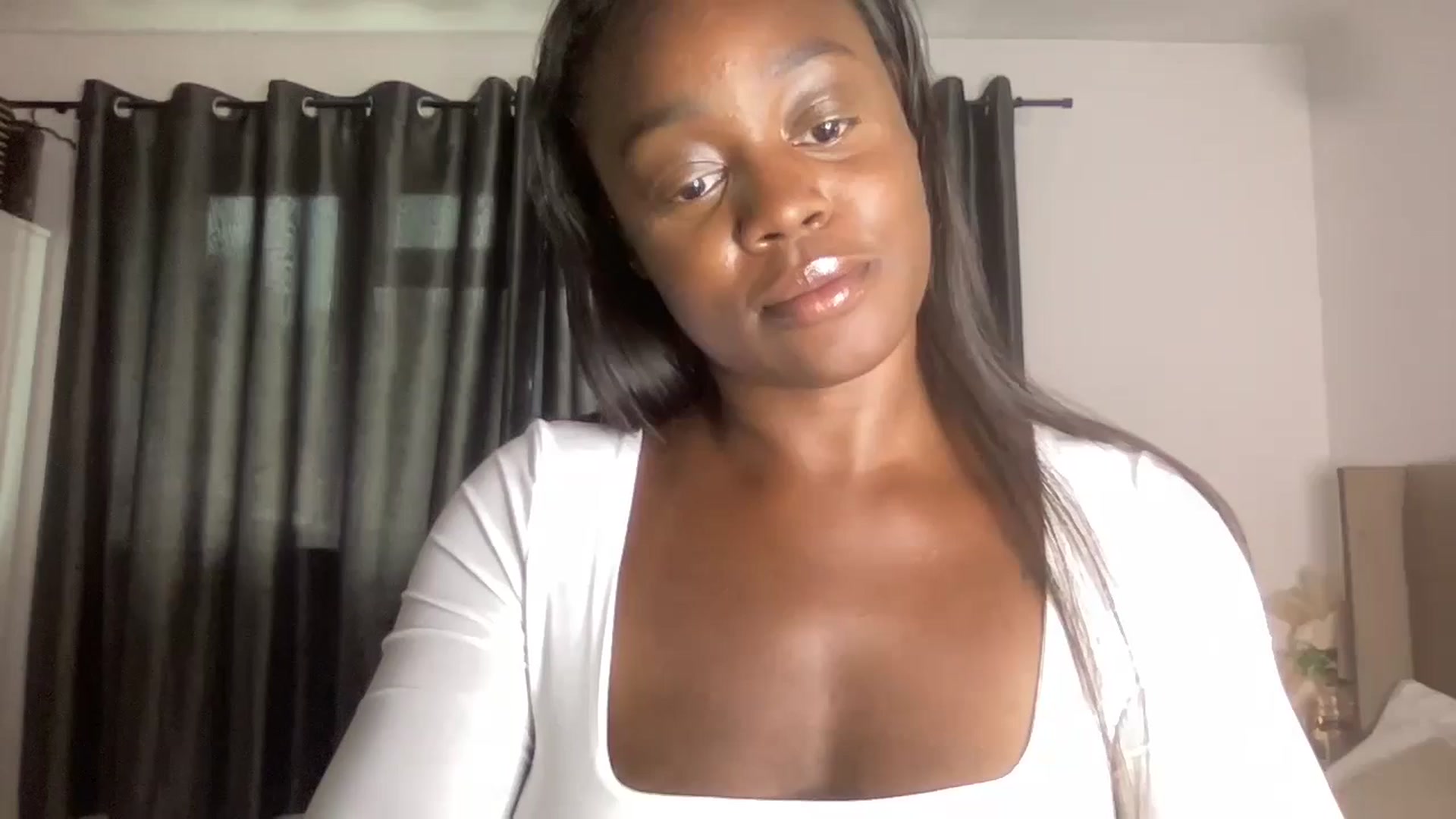 Gallery image thumbnail from SweetXEbony1's myfreecams stream on, 05/31/2024, 16:00 image 14 of 20
