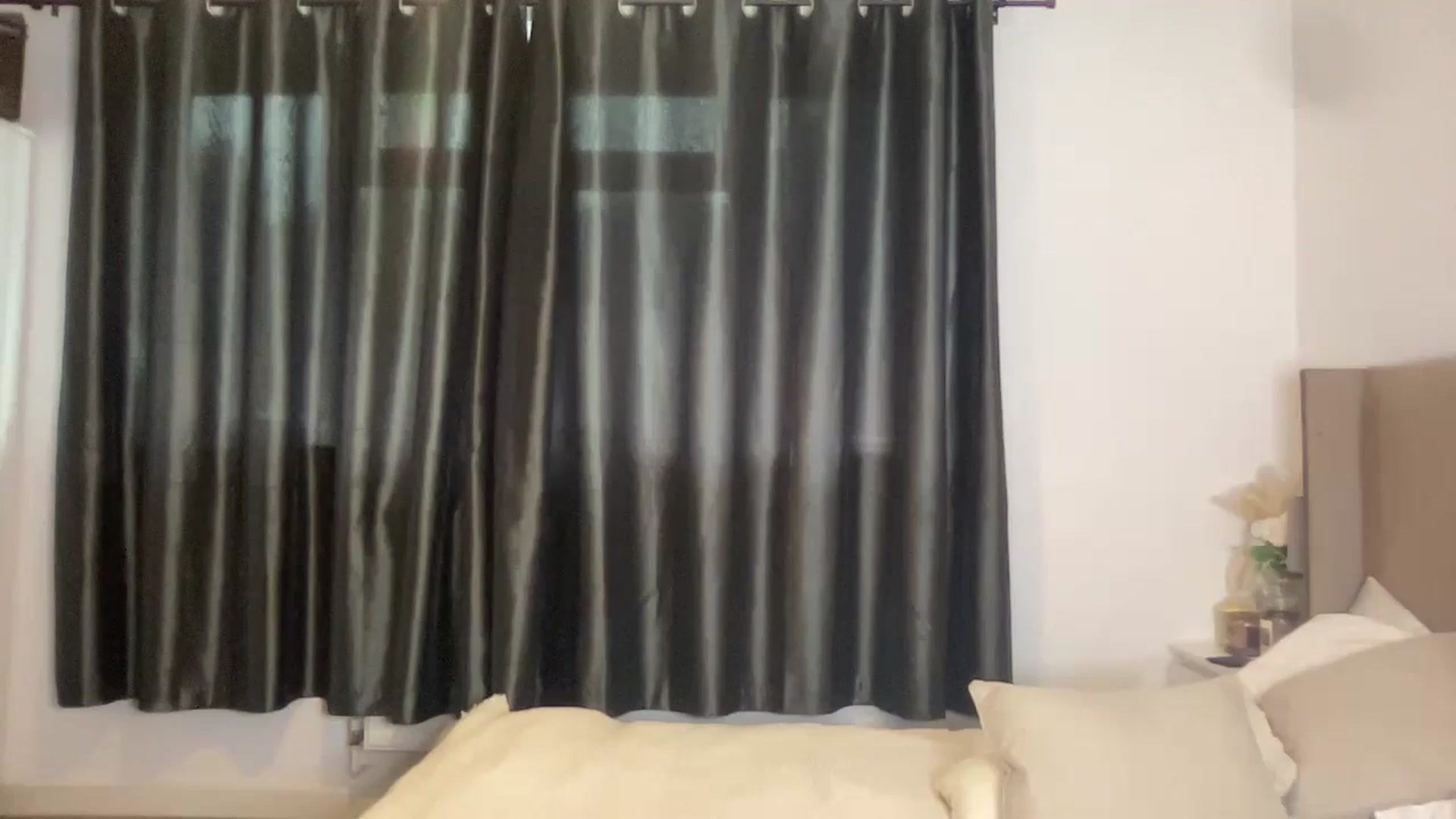 Gallery image thumbnail from SweetXEbony1's myfreecams stream on, 06/06/2024, 18:39 image 18 of 20