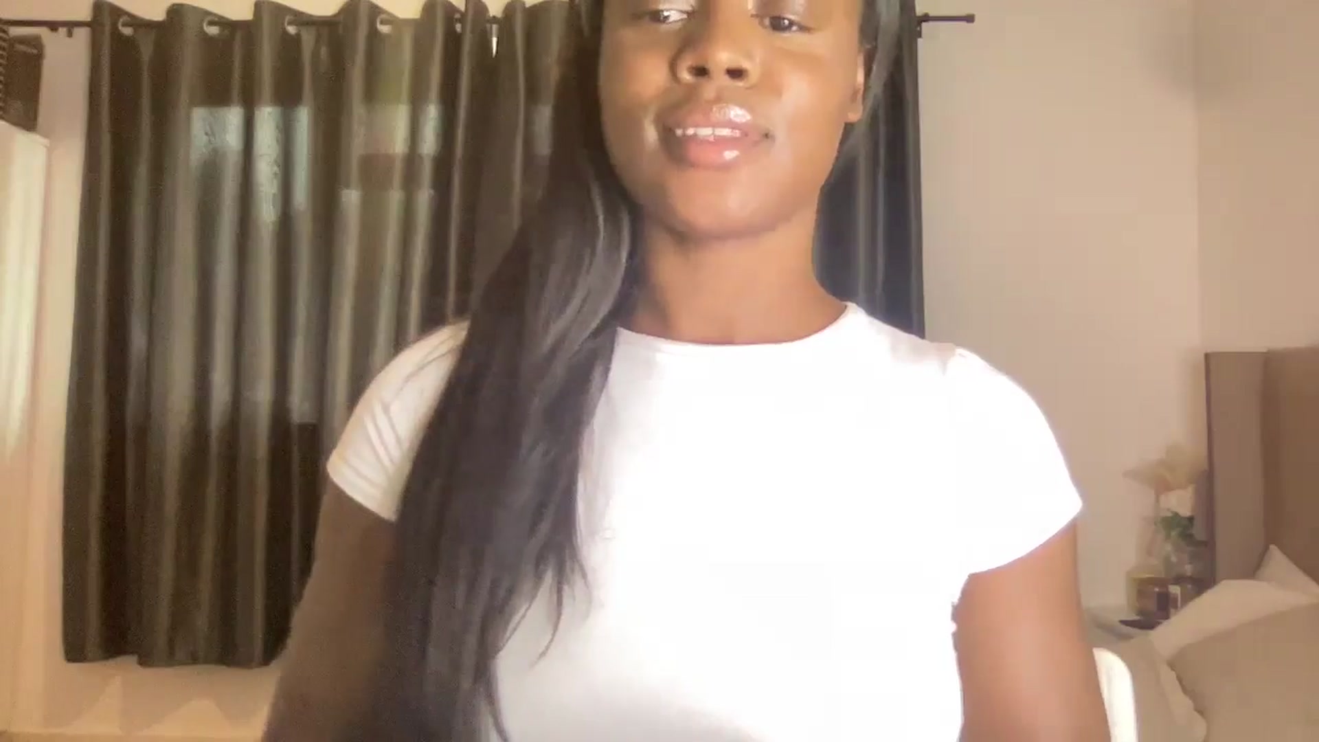 Gallery image thumbnail from SweetXEbony1's myfreecams stream on, 06/06/2024, 18:39 image 19 of 20