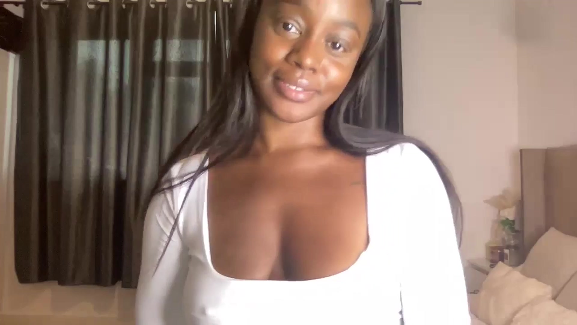 Gallery image thumbnail from SweetXEbony1's myfreecams stream on, 06/13/2024, 17:25 image 17 of 20