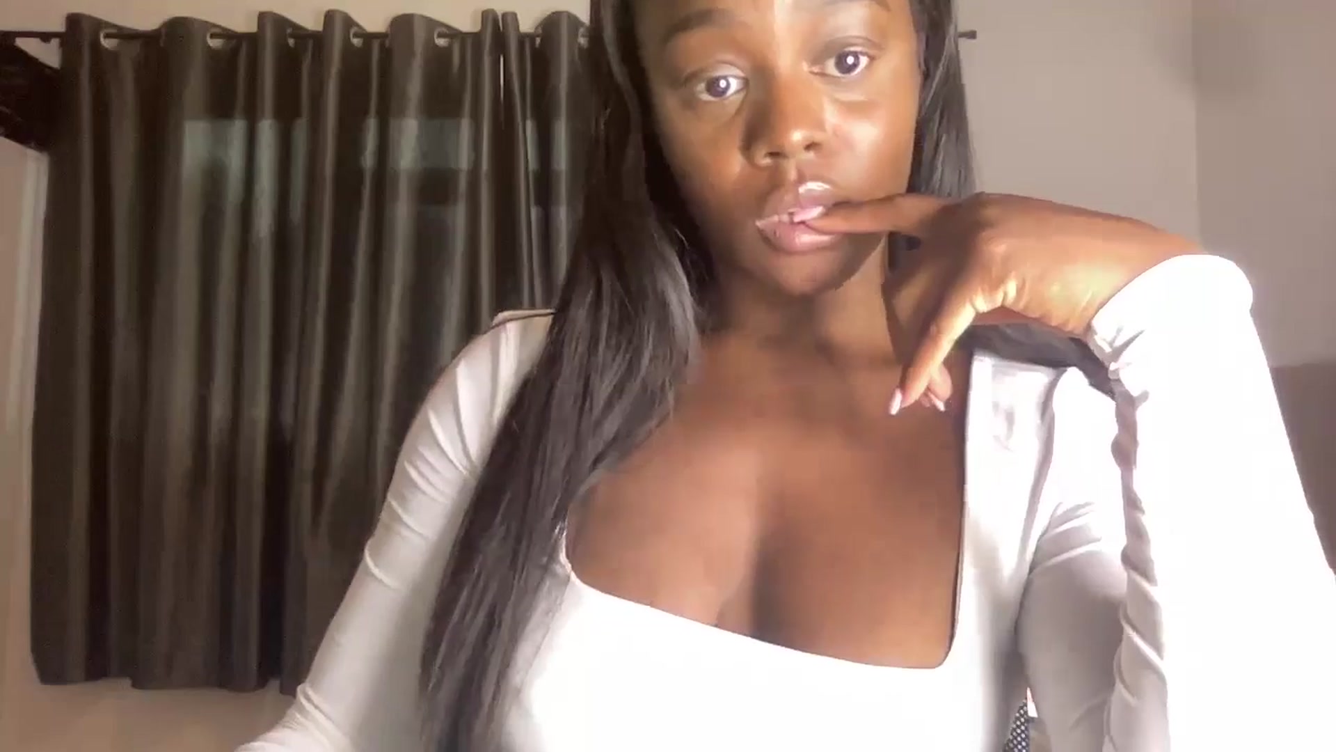 Gallery image thumbnail from SweetXEbony1's myfreecams stream on, 06/13/2024, 18:05 image 4 of 20