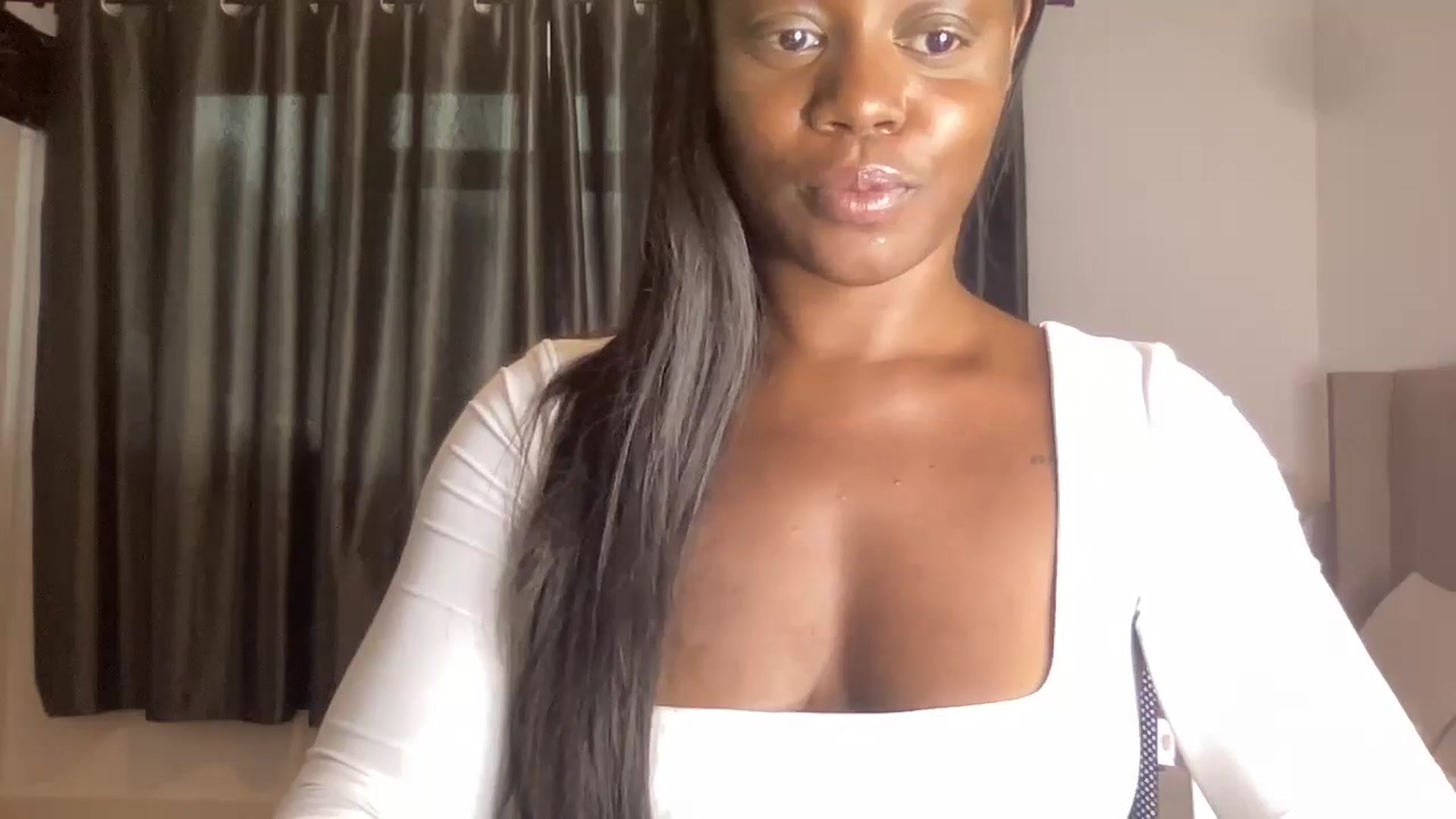 Gallery image thumbnail from SweetXEbony1's myfreecams stream on, 06/13/2024, 18:05 image 17 of 20