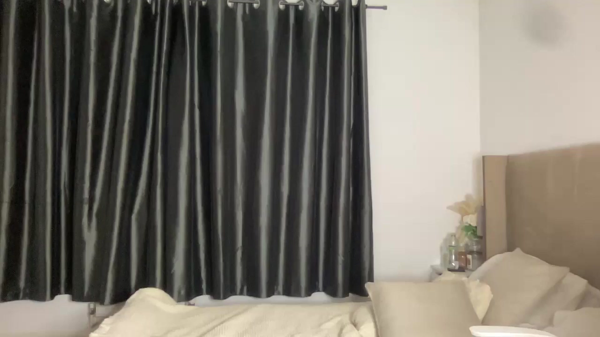 Gallery image thumbnail from SweetXEbony1's myfreecams stream on, 07/26/2024, 24:45 image 16 of 20