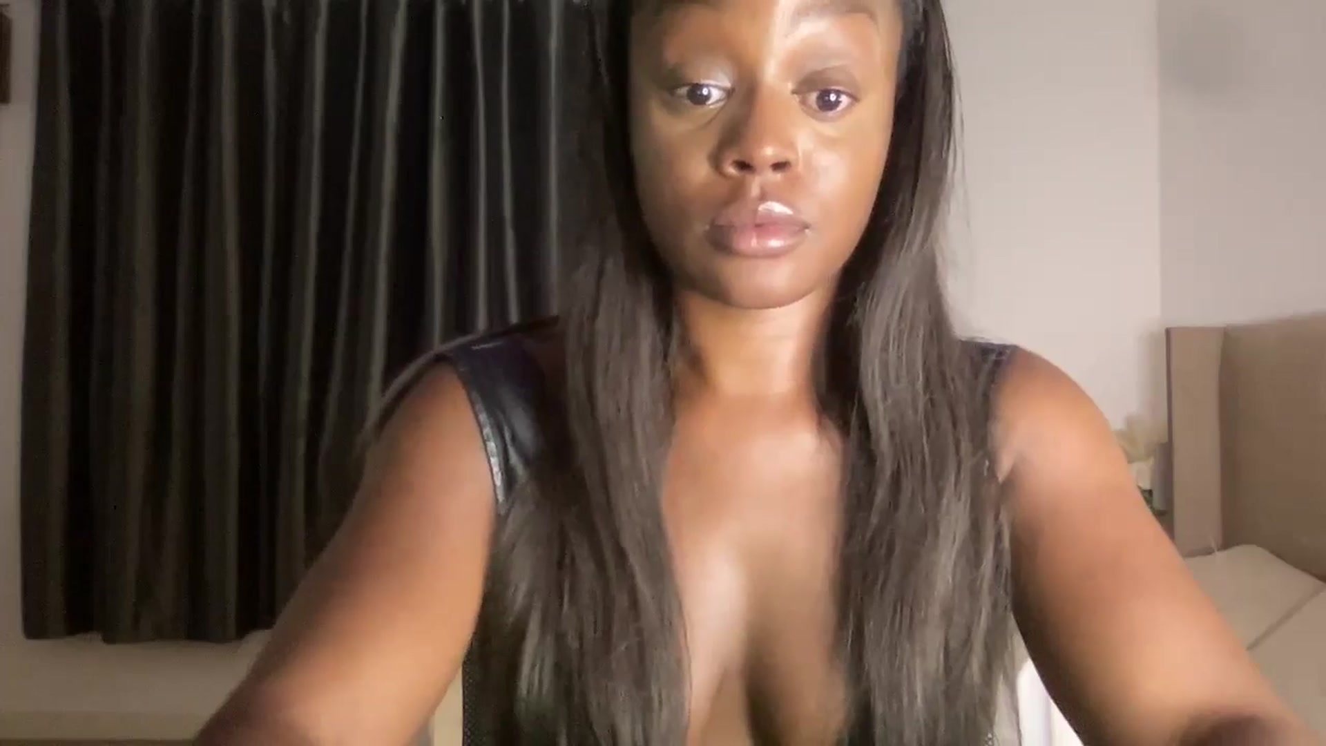 Gallery image thumbnail from SweetXEbony1's myfreecams stream on, 08/12/2024, 23:09 image 18 of 20
