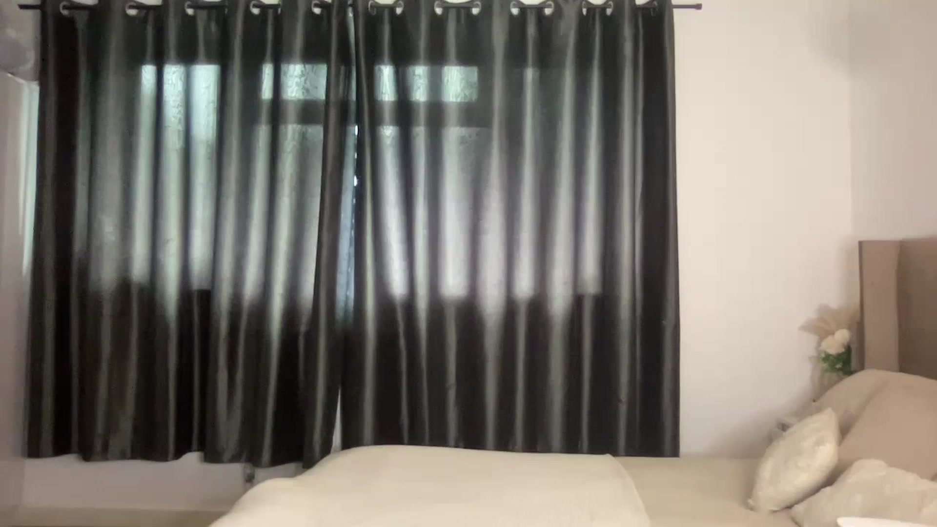 Gallery image thumbnail from SweetXEbony1's myfreecams stream on, 10/09/2024, 09:58 image 19 of 20