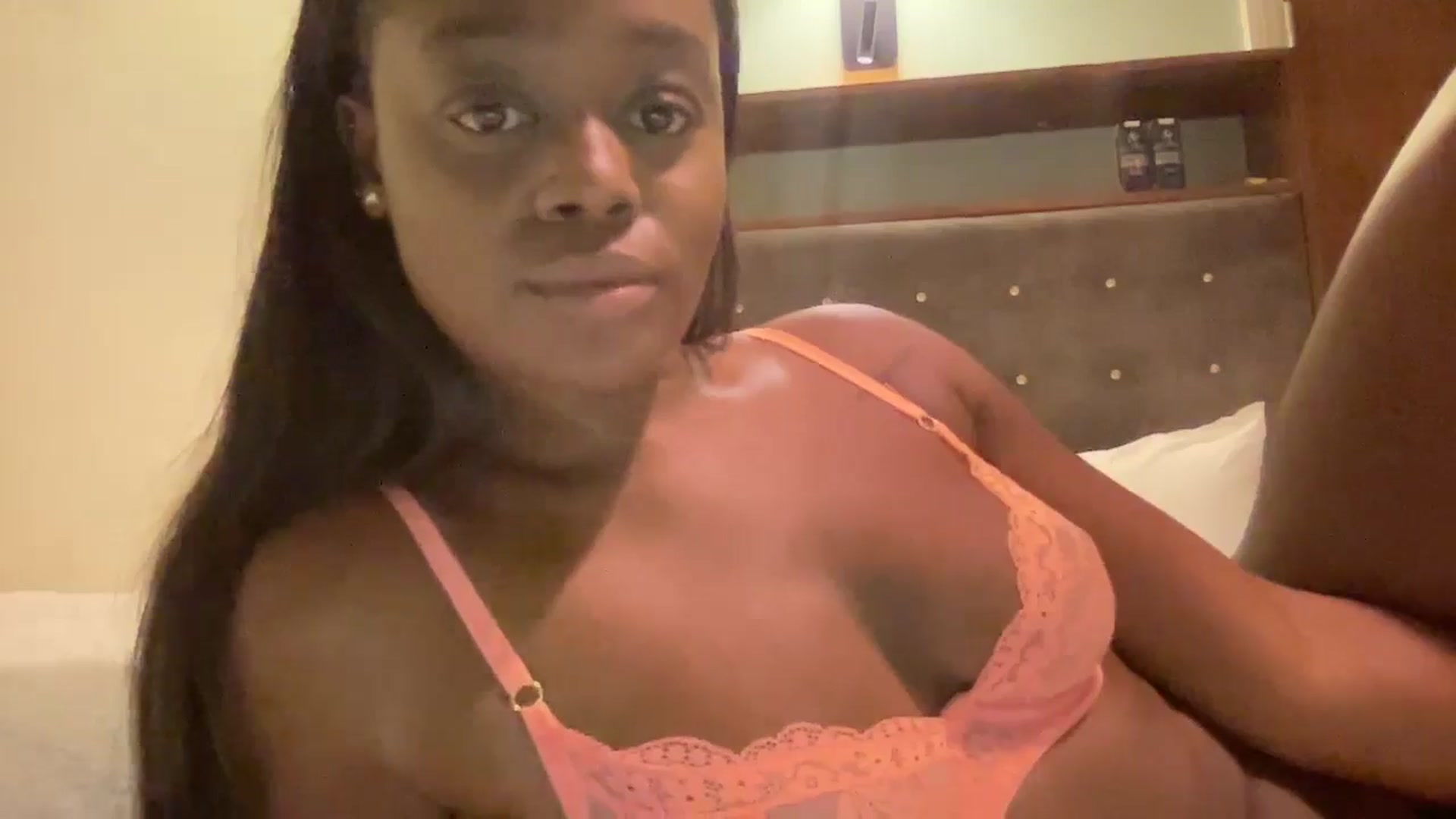 Gallery image thumbnail from SweetXEbony1's myfreecams stream on, 10/18/2024, 11:10 image 2 of 20