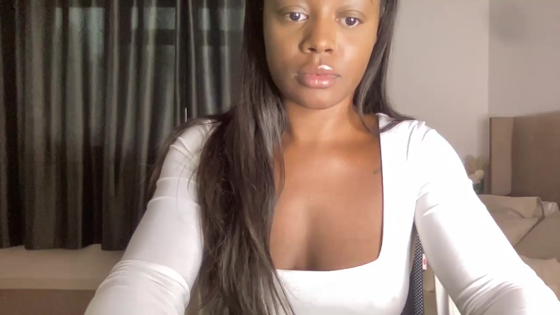 Gallery image thumbnail from SweetXEbony1's myfreecams stream on, 10/23/2024, 08:28 image 17 of 20
