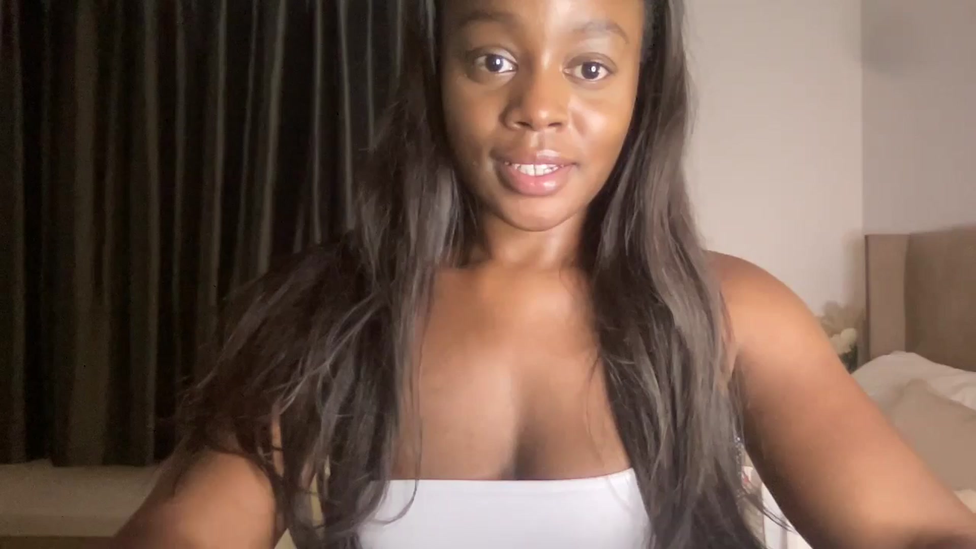 Gallery image thumbnail from SweetXEbony1's myfreecams stream on, 11/01/2024, 17:07 image 17 of 20