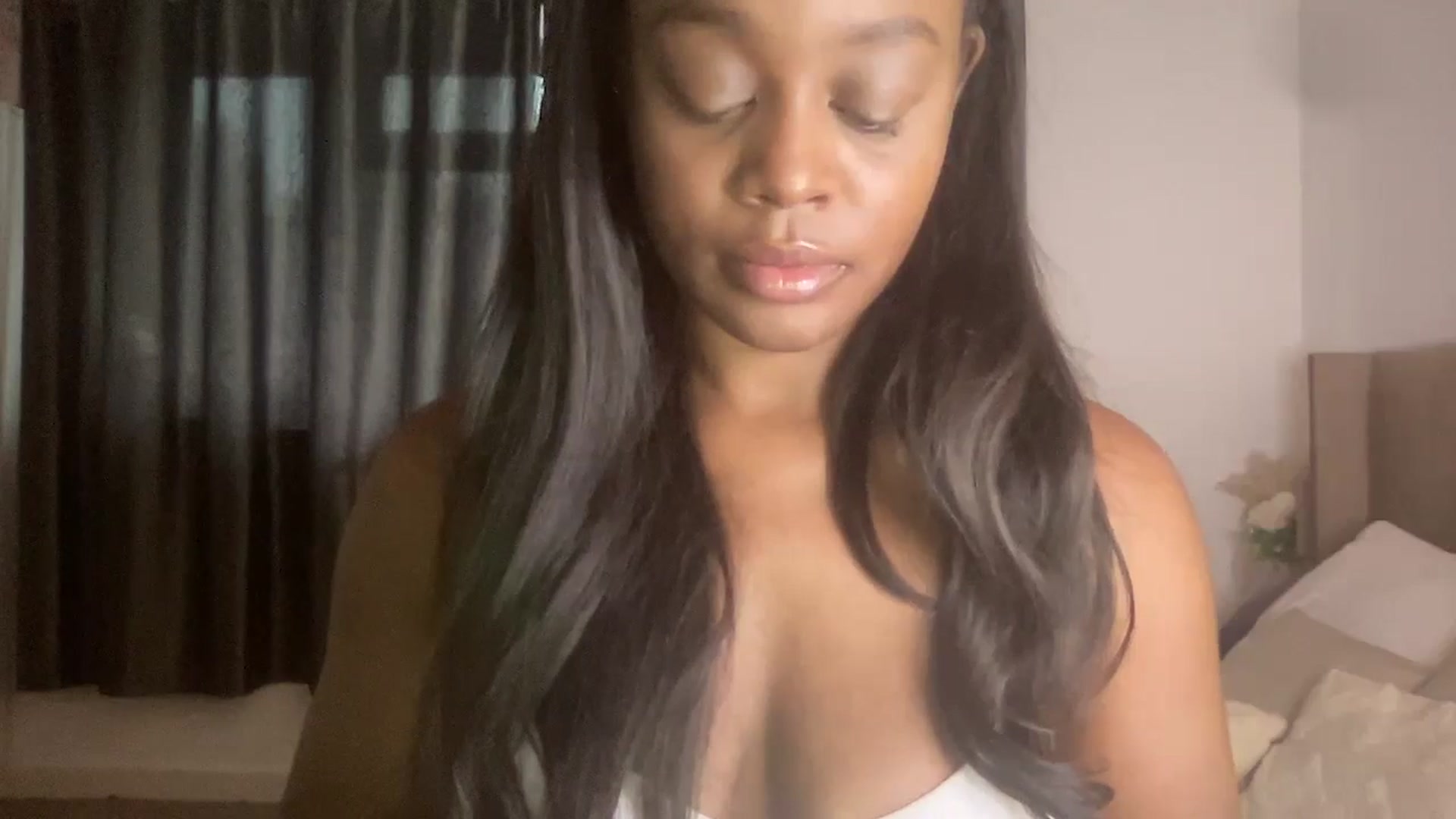 Gallery image thumbnail from SweetXEbony1's myfreecams stream on, 11/11/2024, 08:40 image 18 of 20